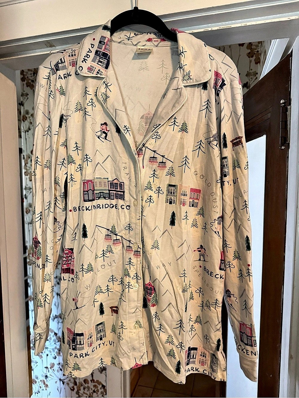 Soma Ski Resort Print Sleep Shirt Pajama Top and matching bottoms Size Medium